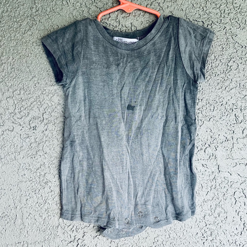 GUC 12-18m baby Goosebumps Gray Tye Dye Shortie